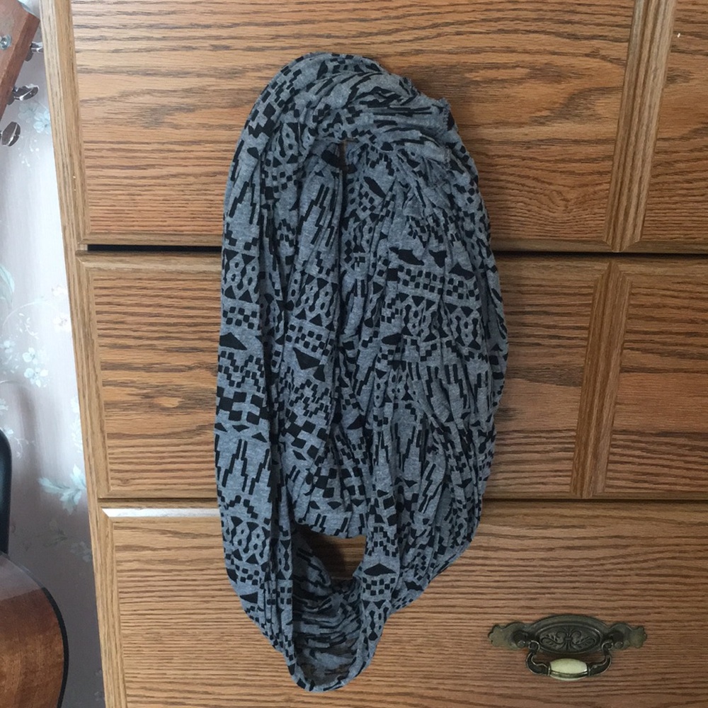 Infinity scarf